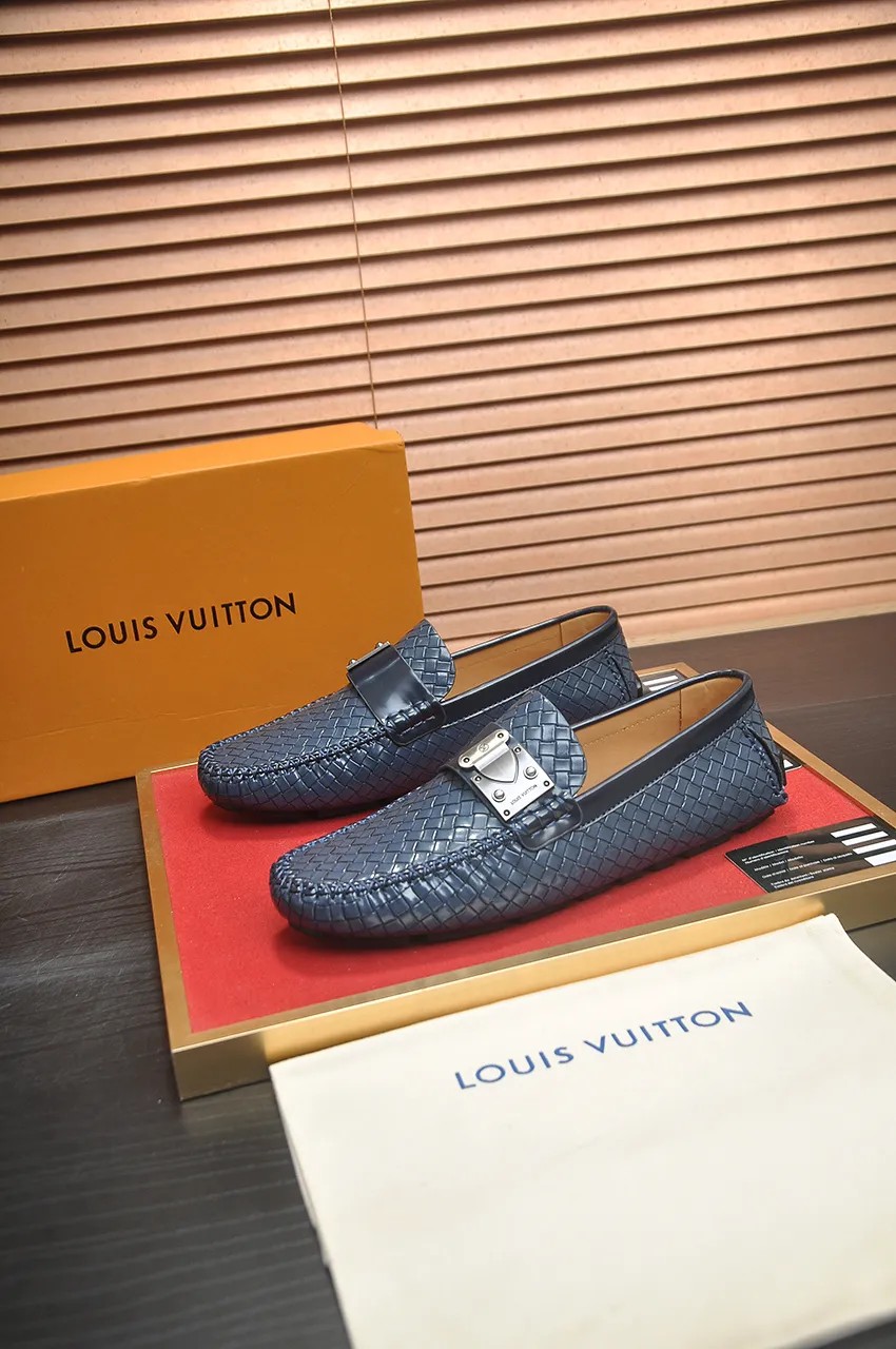 Men's men's shoes💰460💶 [LV Doudou shoes] (water-dyed cowhide lining) new model is on the market, available on the official website. The new Doudou shoes are processed into single-color materials, and the uppers are made of imported woven cowhide material. The body of the shoe is fully hemmed with mark thread, and is lined with imported original cowhide leather. The elegant shoe shape is super suitable for all-matching, and the size is 38-44.
